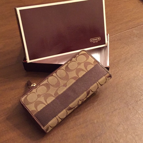 Coach Handbags - COACH WALLET